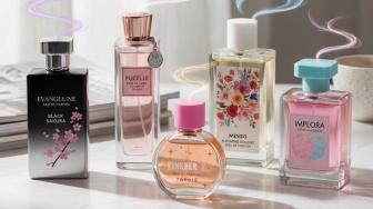 Memikat Sepanjang Hari! 5 Parfum Wanita Murah yang Wanginya Tercium dari Jarak Jauh