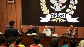 Akhirnya DPR Bertemu Mahasiswa, Bahas Kenaikan Tunjangan dan Investigasi Kerusuhan