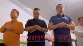 Viral Aksi Ahmad Sahroni Pamer Salat Bareng AHY, Publik Muak: Kok Kepikiran Ibadah Direkam?