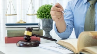 Tertangkap usai Jarah Rumah Pejabat? Segini Taksiran Ongkos Sewa Lawyer