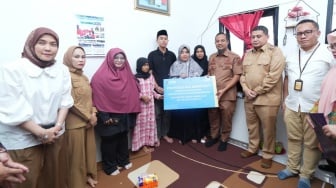 Gubernur Sulsel Serahkan Bantuan ke Keluarga Korban Kebakaran DPRD Makassar