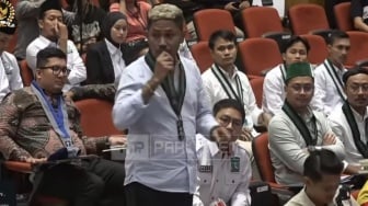 Audiensi Sempat Panas, Mahasiswa Desak Pimpinan DPR Telepon Kapolri Bebaskan Massa Aksi!