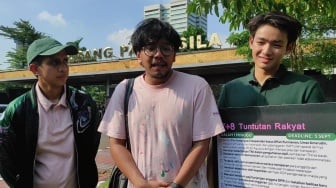 Dituding Sulit Dihubungi Jenderal TNI, Ferry Irwandi Beri Jawaban Menohok: Nomor Saya Sudah Tersebar