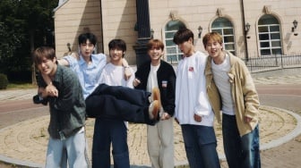 N the Front oleh Monsta X: Mendobrak Batasan Demi Mengejar Mimpi