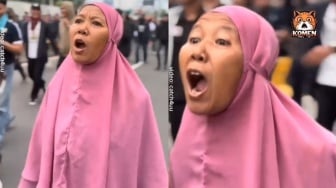 Maki-Maki Prabowo dan Ingin Anies Baswedan Jadi Presiden, Ibu Jilbab Pink Viral Disebut Korban AI
