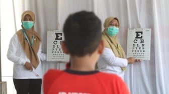 7 Tanda Anak Alami Gangguan Penglihatan, Orang Tua Wajib Waspada!