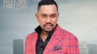 Pernah Jadi Cameo, Ini 7 Potret Ahmad Sahroni Main Film Before I Met You