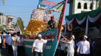 Banyuwangi Lautan Telur, Peringati Maulid Nabi dengan Meriah