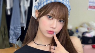 Mau Gaya Lebih Sweet? Intip 4 Outfit Girly Stylish ala Eunchae LE SSERAFIM