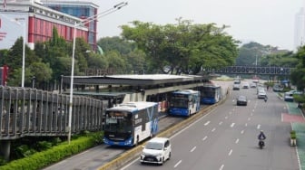 Transjakarta Uji Coba Fungsional Halte Bundaran Senayan Pascademo