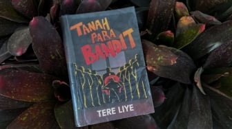 Ulasan Novel Tanah Para Bandit: Ketika Hukum Tak Lagi Memihak Kebenaran