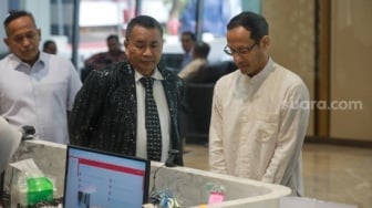 Berapa Tarif Hotman Paris yang Jadi Pengacara Nadiem Makarim?