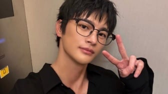 Chic & Effortless! 4 Inspirasi Fashion Smart Casual Pria ala Seo In Guk