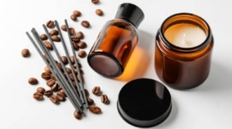 Gak Perlu Ngopi, Cukup Semprot! 5 Parfum Aroma Kopi Ini Bikin Fokus Seharian