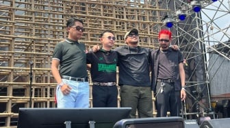 Tolak Sponsor Freeport, Rebellion Rose Beri Kejutan Fans di Pestapora 2025