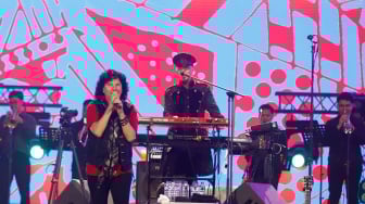 Konser Dewa 19 All Stars Sajikan Panggung Bersejarah di GBK, Legenda Rock Dunia Turun Gunung