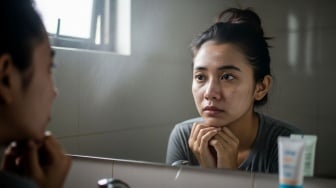 Pakai Sunscreen Malah Bikin Wajah Jadi Abu-Abu, Apa yang Salah? Ini Kata Dokter