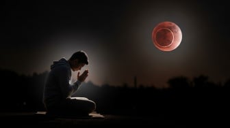 Gerhana Bulan Total 'Blood Moon' di Langit Indonesia: Bacaan Dzikir, Doa, dan Jadwalnya