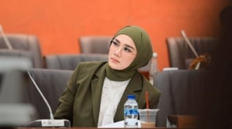 Mulan Jameela Lulusan Apa? Pendidikannya sebagai Anggota DPR Disinggung Lita Gading