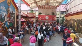 Festival 'Bulan Hantu' di Bogor: Vihara Dhanagun Gelar Ritual Leluhur Sambil Berbagi dengan Warga