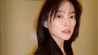 4 Daily OOTD Chic ala Chun Woo Hee, Bikin Gaya Kasual Jadi Lebih Stylish!