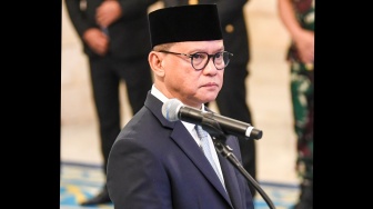 Kepala Badan Pelindungan Pekerja Migran Indonesia (BP2MI) Muktaruddin mengikuti pelantikan menteri dan wakil menteri Kabinet Merah Putih di Istana Negara, Kompleks Istana Kepresidenan, Jakarta, Senin (8/9/2025). [ANTARA FOTO/Galih Pradipta/tom]