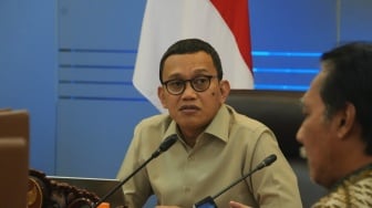 Jejak Kontroversi Abdul Kadir Karding: Viral Main Domino, Kini Kena Reshuffle