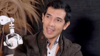 Adrian Maulana Tak Setuju Artis yang jadi Anggota Dewan Double Job
