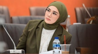 Selama Ini Dikira Lulusan SMA, Pendidikan Terakhir Mulan Jameela Ternyata Kuliah di Kampus Prabowo