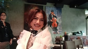 Cuma Minta Dibuatkan Lagu Ambyar, Asrilia Kaget Dapat 'Serumah Tapi Tak Bersama' dari Pasha Ungu