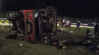 Kecelakaan Tragis Bus Rombongan Atlet Karate Sumut di Tol Padang-Sicincin, 2 Tewas dan 5 Luka Berat!