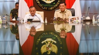 Rapat Perdana Sjafrie Sjamsoeddin Sebagai Menko Polkam: Apa Arahan Pertamanya?