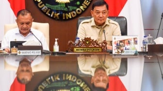 Potret Sjafrie Sjamsoeddin Pimpin Rapat Perdana Sebagai Menkopolkam Ad Interim