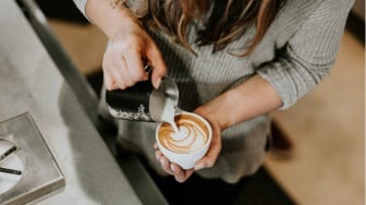 Kopinya Mahal, Tapi Gaji Barista Tetap Pas-pasan