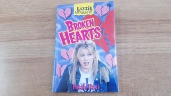 Kisah Manis Pahit Persahabatan dan Cinta Remaja dalam Novel Broken Hearts