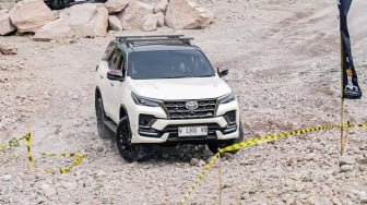 Komunitas ID42NER Geber Toyota Fortuner di Jalur Off Road Lampung