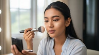 6 Pilihan Bedak Tabur yang Bikin Glowing Tahan Lama, Harga Terjangkau!