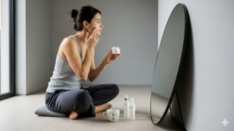 7 Urutan Skincare Pagi yang Benar agar Makeup Nempel Seharian