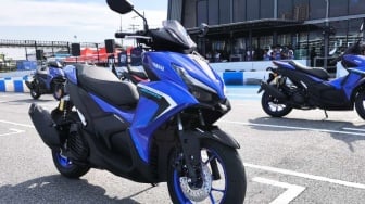Bimbang Memilih Aerox vs LEXi? Mending Intip Dulu Daftar Harga Motor Yamaha Akhir 2025