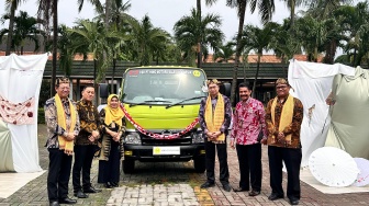 Hino Serahkan Truk untuk SMKN 2 Tangerang, Sebagai Media Pembelajaran