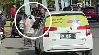 Detik-detik Pria Berjilbab Rampok Mobil Pajero Sport di Bandara