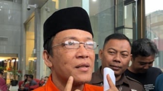 Komentar Santai Immanuel Ebenezer Pakai Peci Diperiksa KPK: Biar Lebih Keren!