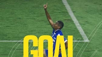 Persib vs Persebaya, Maung Bandung Unggul 1-0, Laga Ditangguhkan Karena Hujan Badai