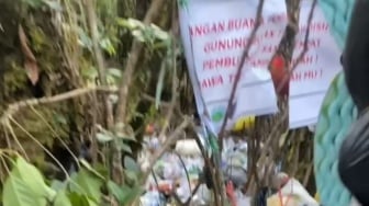 Gunung Gede Jadi Tong Sampah, Pendaki Jorok Terancam Blacklist Nasional