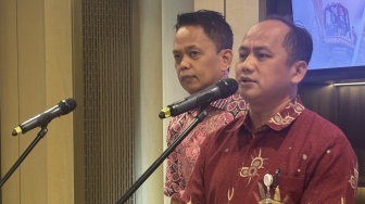 Plot Twist! Kejagung Klaim 'Dicari' Jaksa, Tapi Silfester Koar-koar Sudah Damai dengan JK