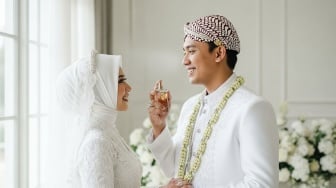 6 Pilihan Parfum yang Cocok Dipakai di Hari Pernikahan, Bikin Momen Makin Berkesan