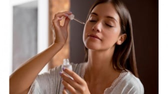 6 Rekomendasi Serum untuk Mencerahkan Wajah, Harga Mulai 40 Ribuan!