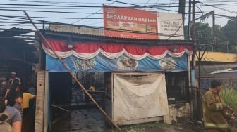 Dibakar Hidup-Hidup! Tragedi Mengerikan yang Terungkap dari Rekaman CCTV Sebuah Ruko di Ciangsana