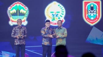 Gubernur Sulsel Terima Penghargaan Nasional Ketahanan Pangan 2025