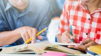 Jangan Cuma Cari Kerja! Ini Cara Generasi Muda Ciptakan Peluang Usaha Sendiri Sejak Sekolah